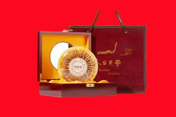 收购资讯:丰台区回收冬虫夏草是按克吗